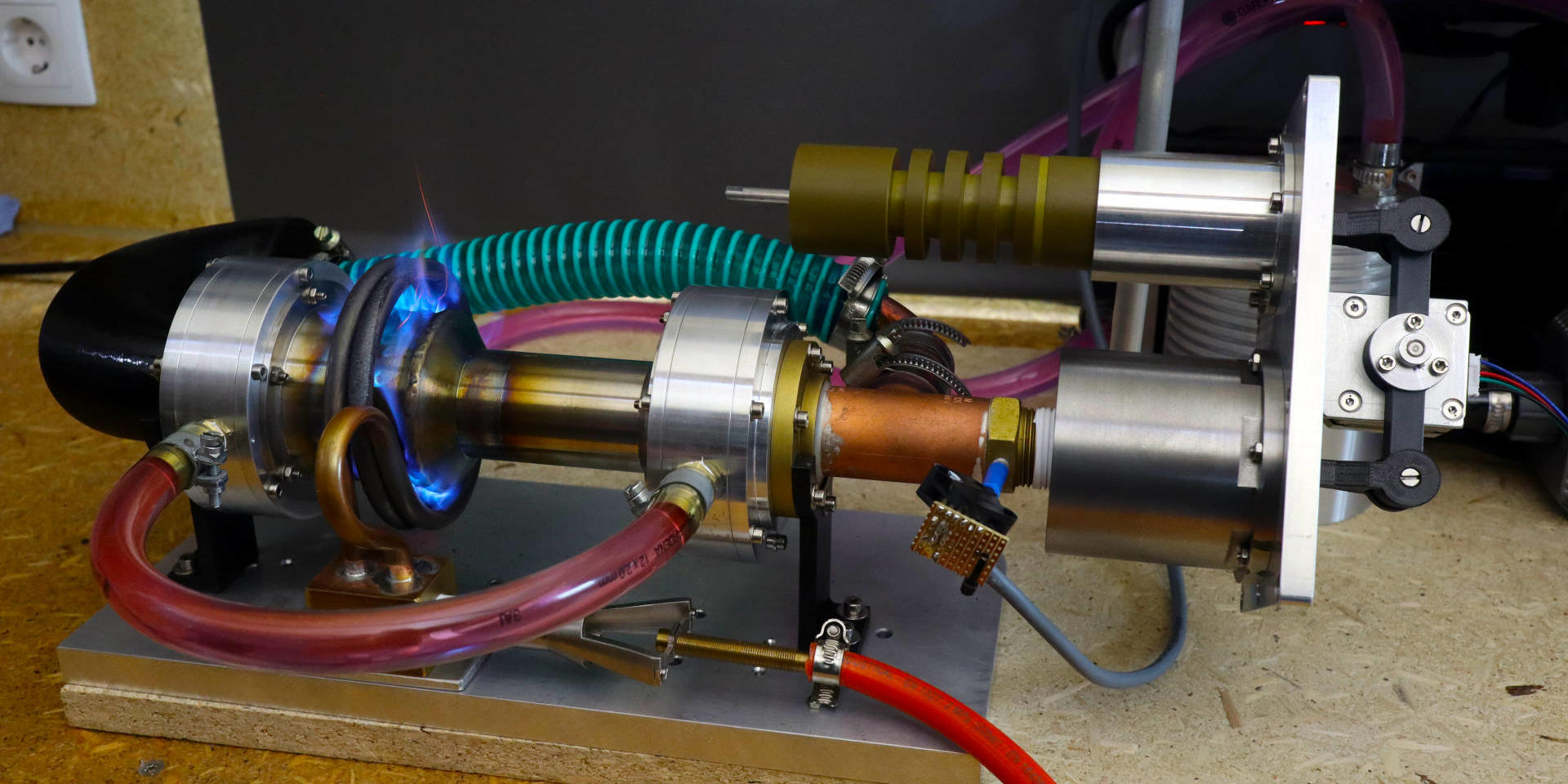 Thermoacoustic engine
